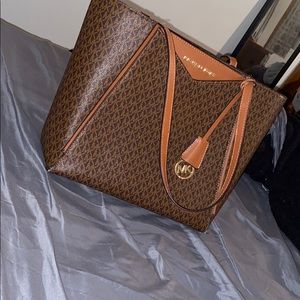 Large Michael lots purse